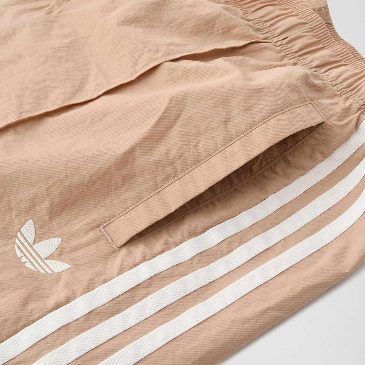 Pantalón adidas Q1 Básquet,  image number null