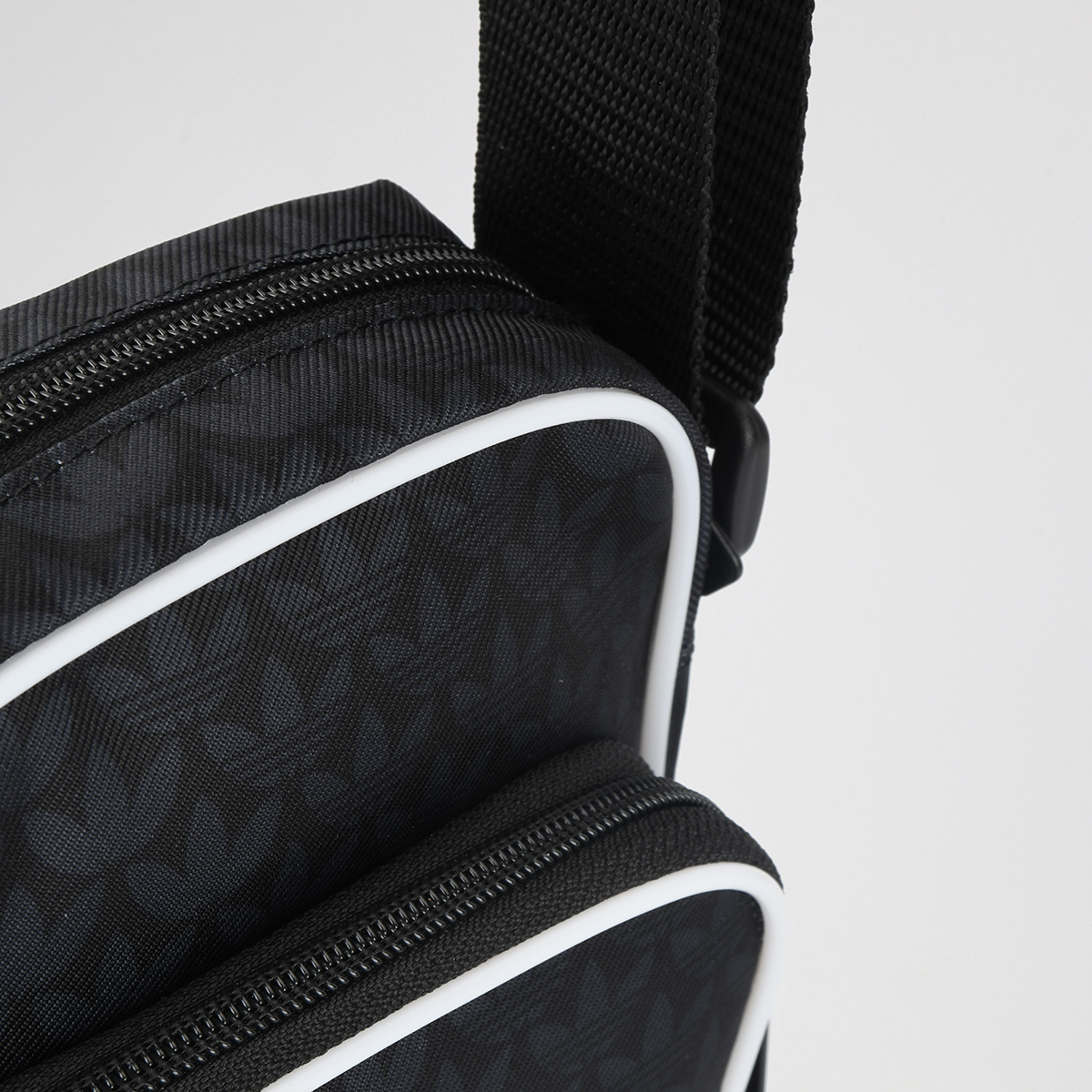 Bolso adidas Monogram,  image number null