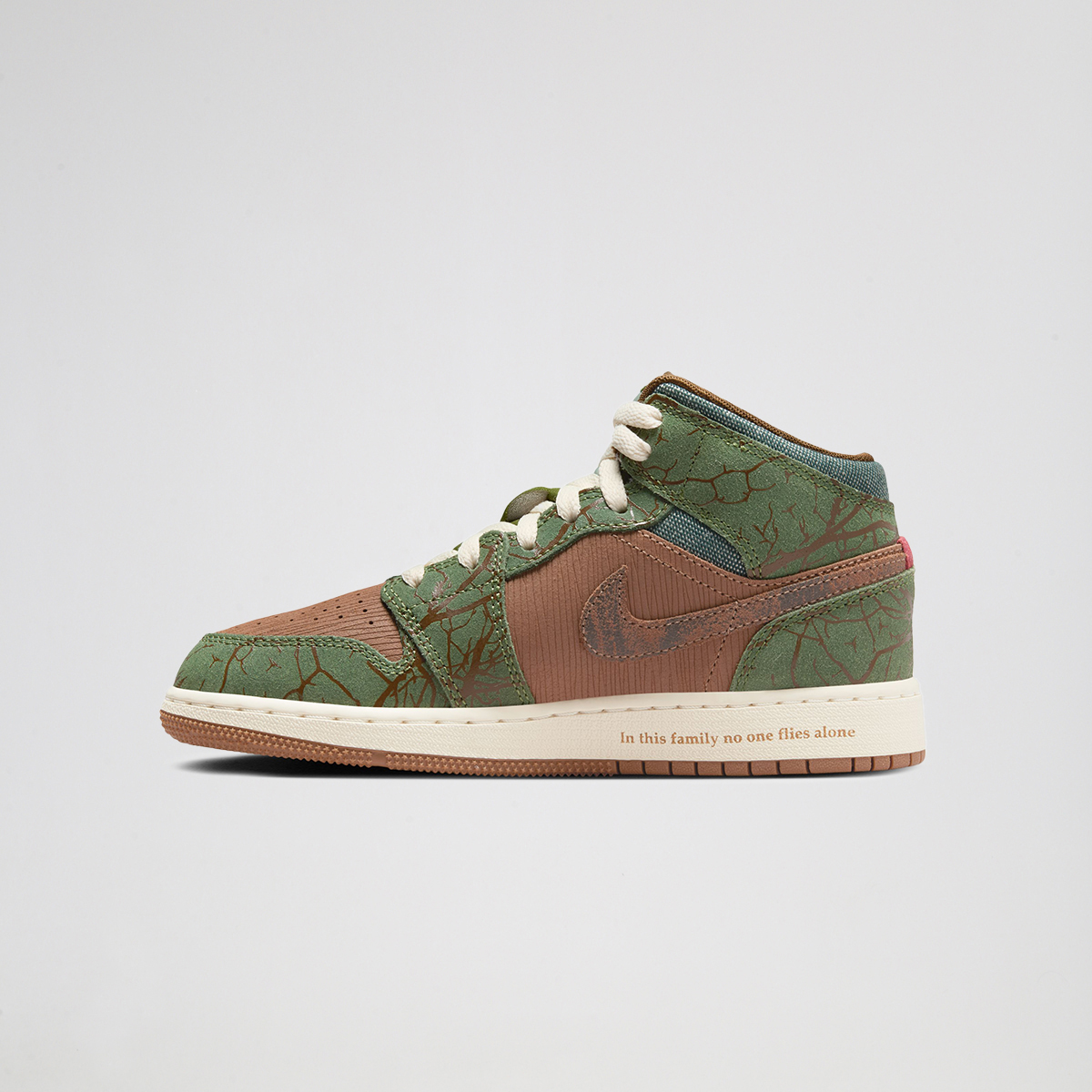 Zapatillas Jordan Air 1 Mid Niño,  image number null