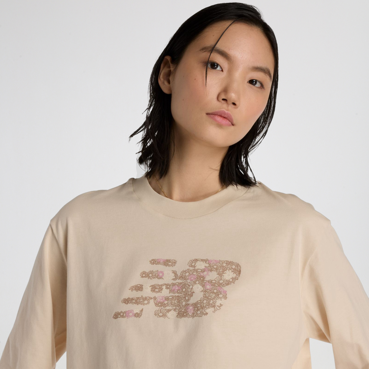 Remera New Balance Flower Logo Mujer,  image number null