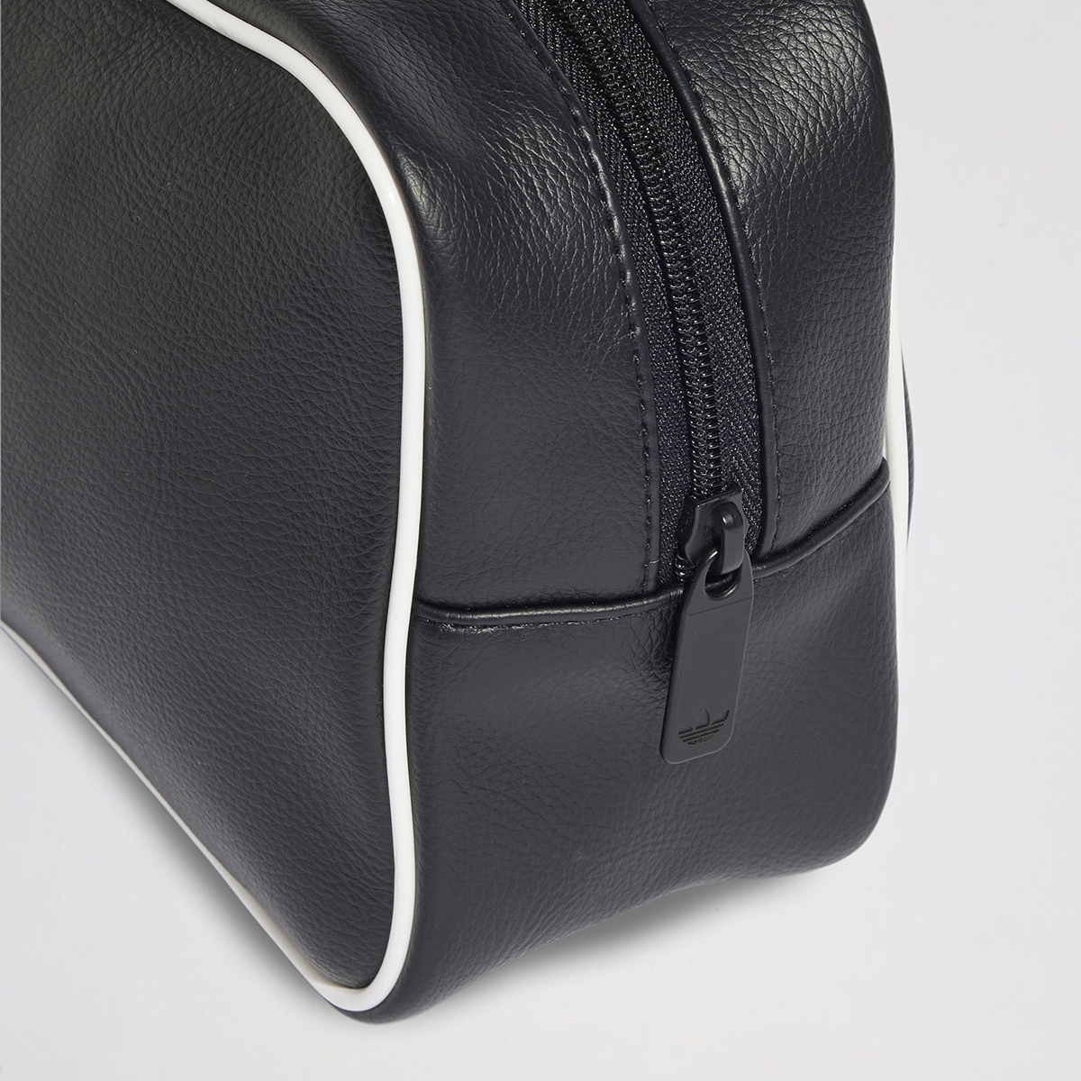 Bolso adidas Adicolor Airliner Alargado,  image number null