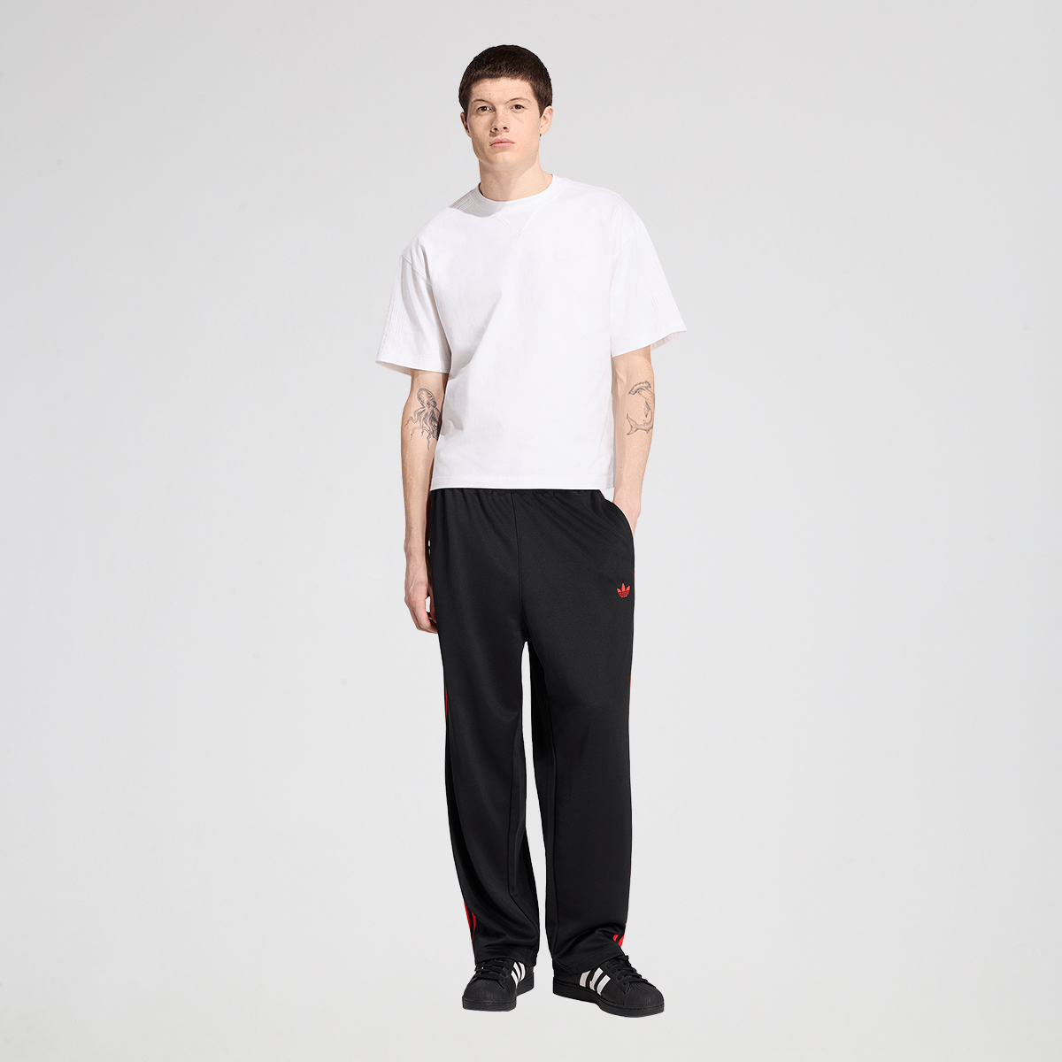 Pantal&oacute;n adidas Adicolor Holgado Hombre,  image number null
