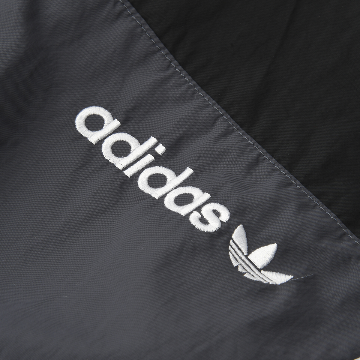 Campera adidas Rompeviento Santiago Hombre,  image number null