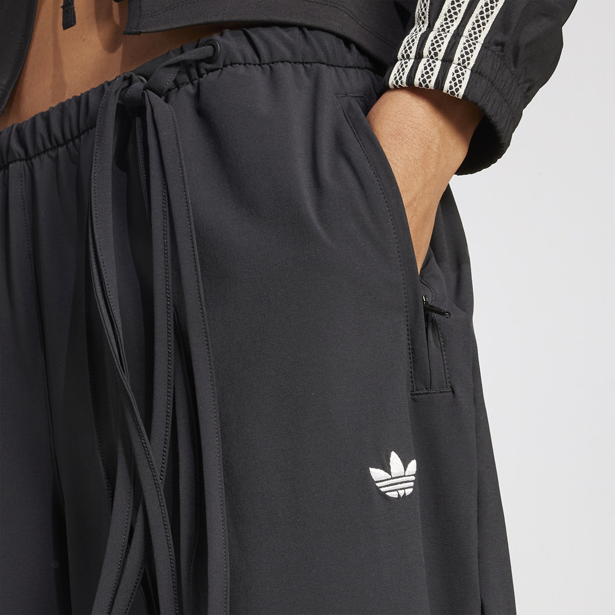 Pantalón adidas Paracaídas Mujer,  image number null