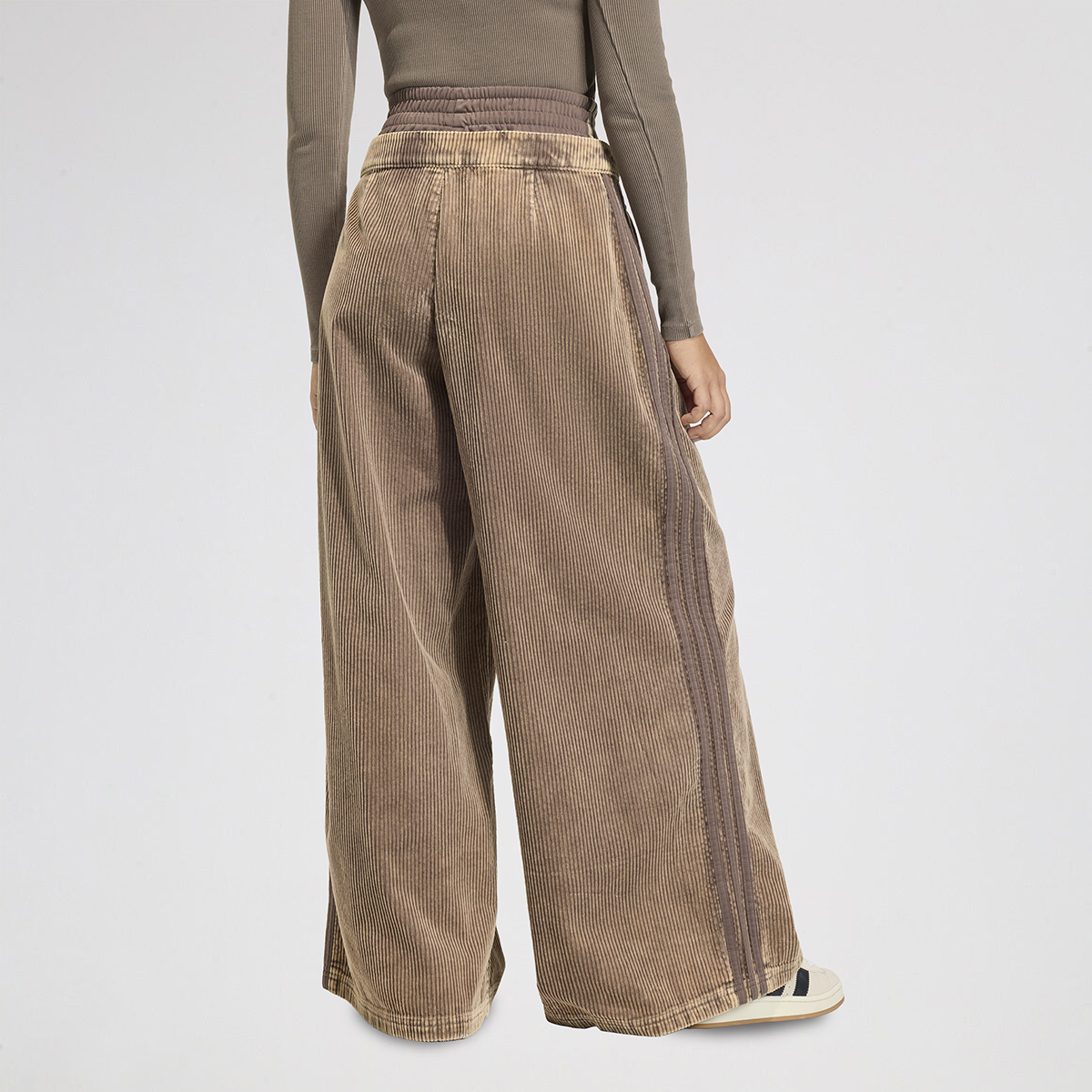 Pantal&oacute;n adidas Corduroy Sst Mujer,  image number null