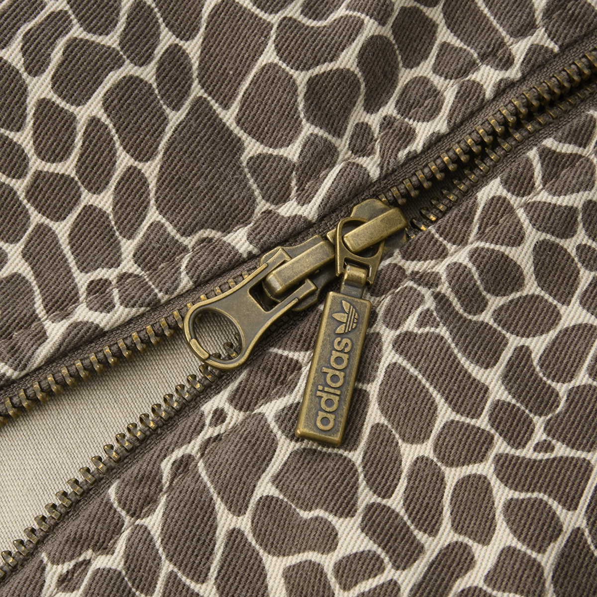 Buzo con cierre adidas Denim Firebird Mujer,  image number null