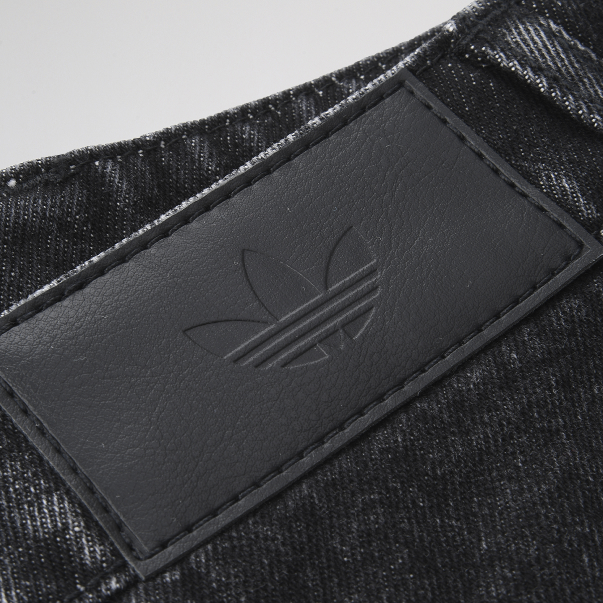 Short adidas Firebird Adicolor Denim Hombre,  image number null
