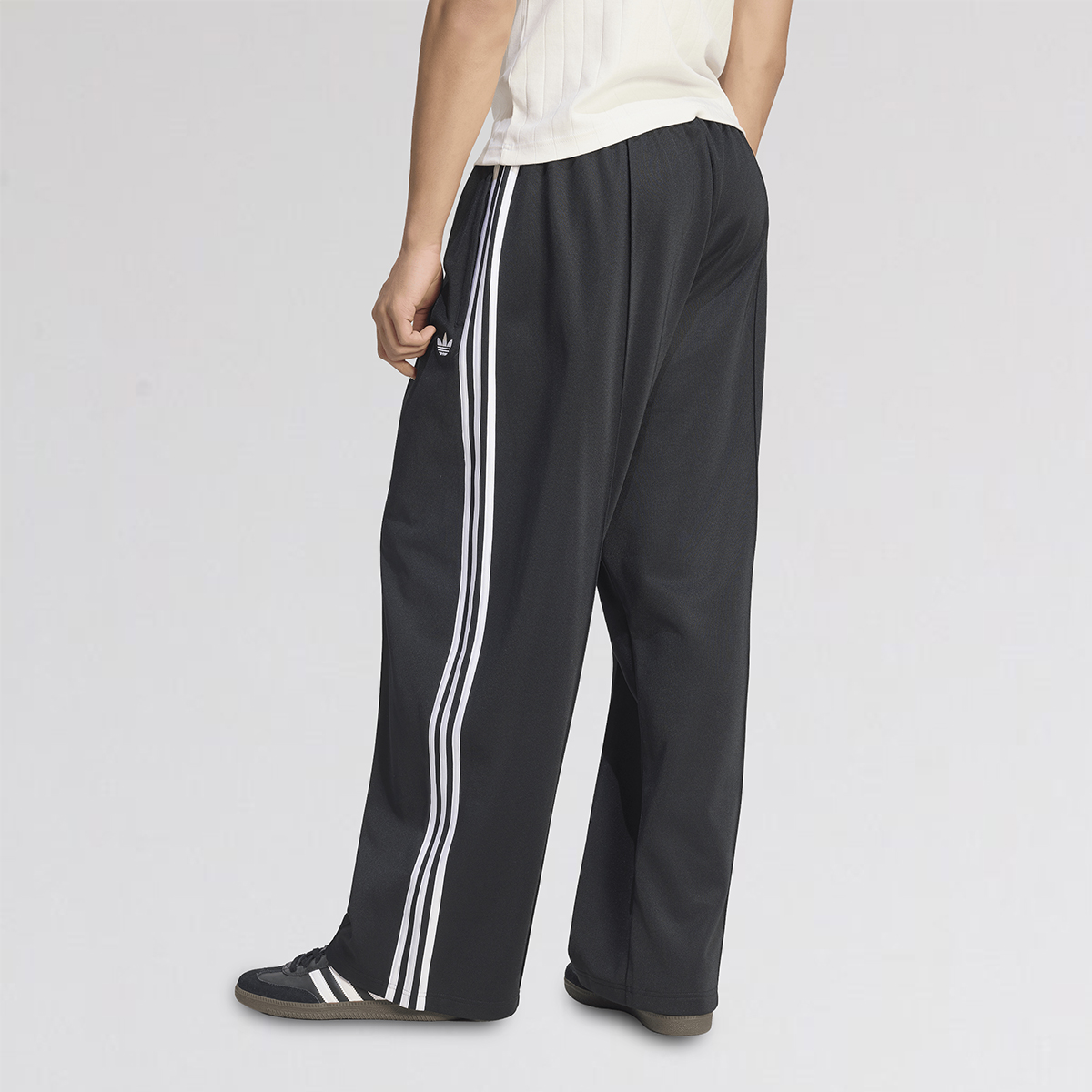 Pantal&oacute;n adidas Oversized Hombre,  image number null
