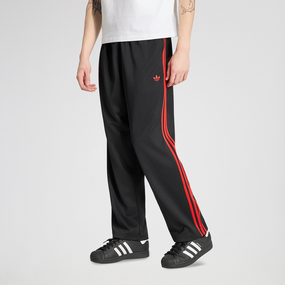Pantal&oacute;n adidas Adicolor Holgado Hombre,  image number null