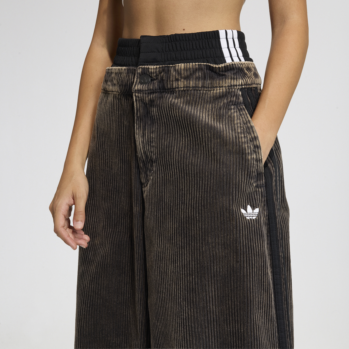 Pantal&oacute;n adidas Sst Oversize Mujer,  image number null