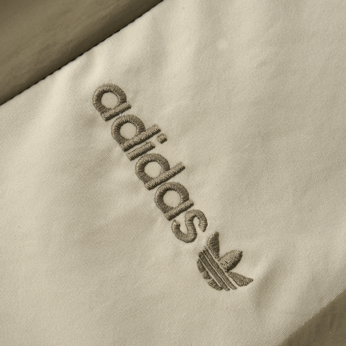 Campera adidas Blocked Mujer,  image number null