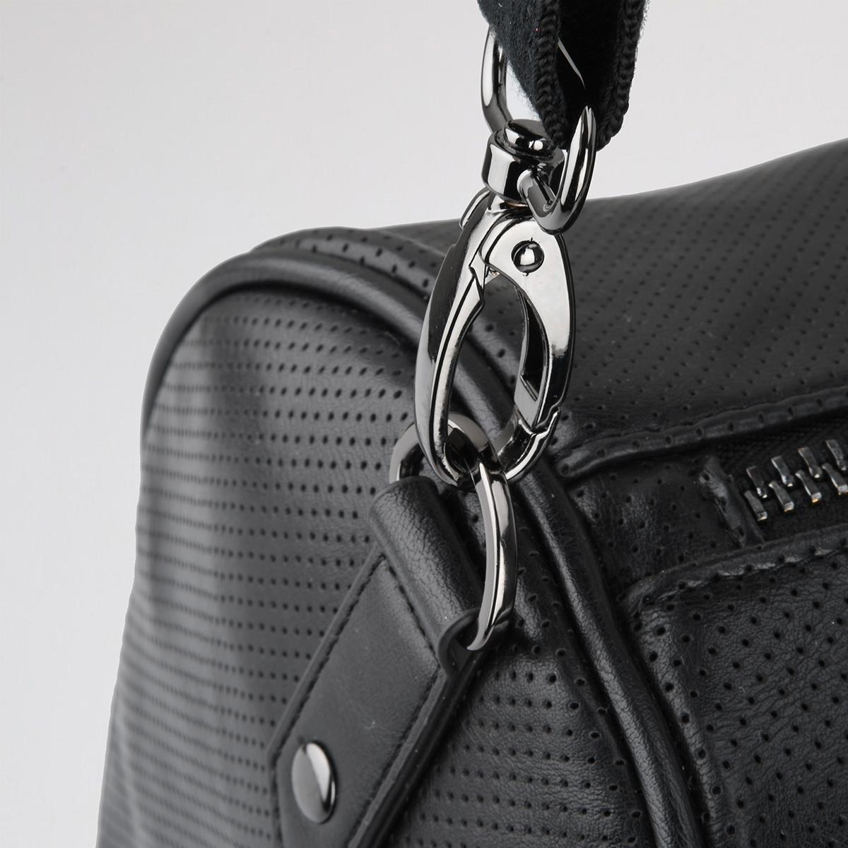 Bolso Jordan Perforada Hombre 25 L,  image number null