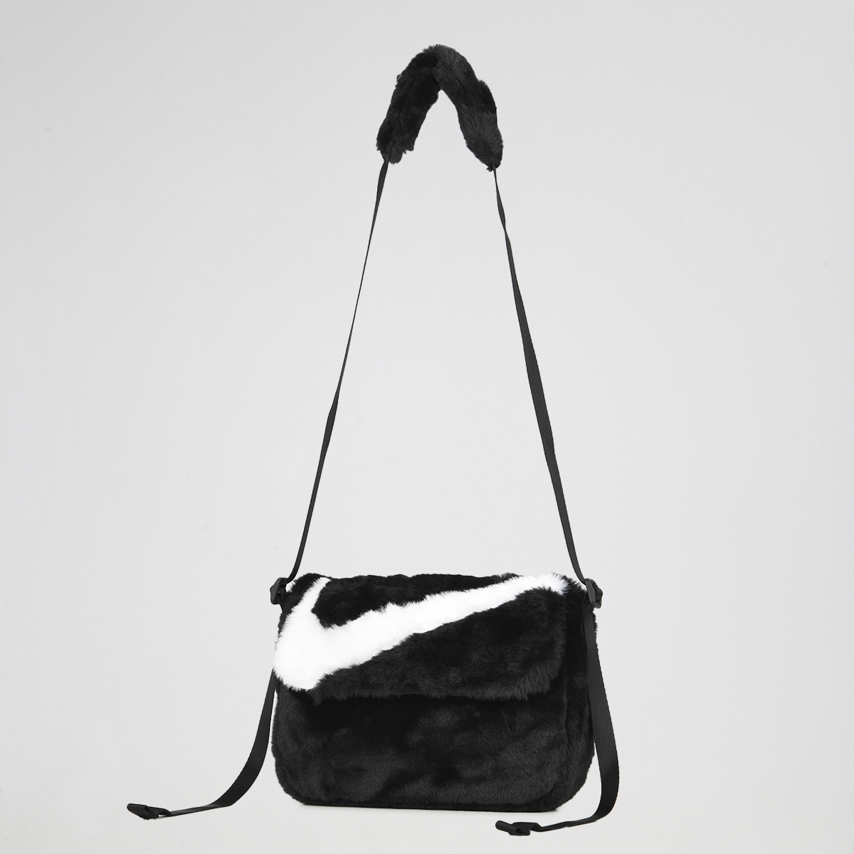 Bolso Nike Futura 365 Faux Fur,  image number null