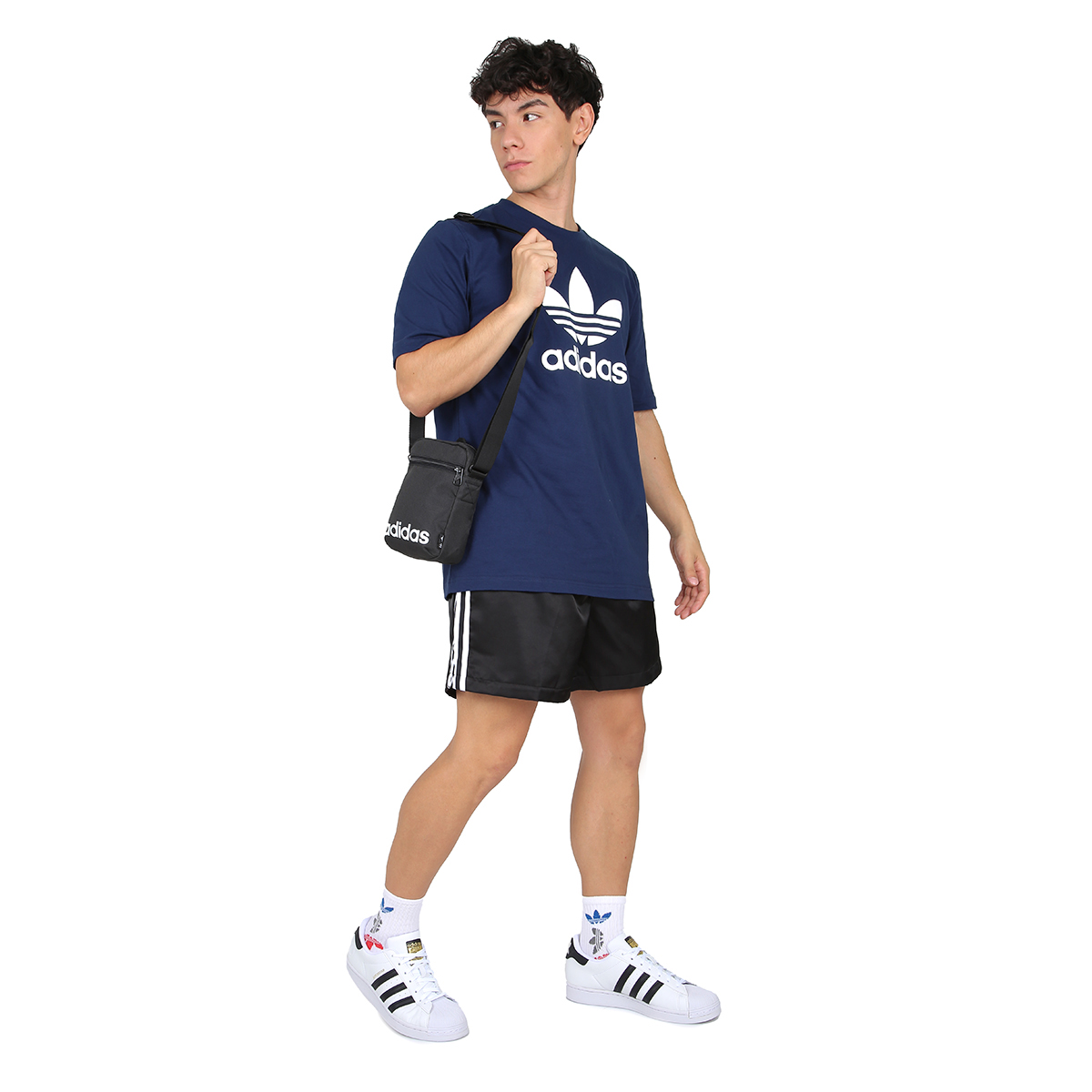 Bermuda adidas store com bolso