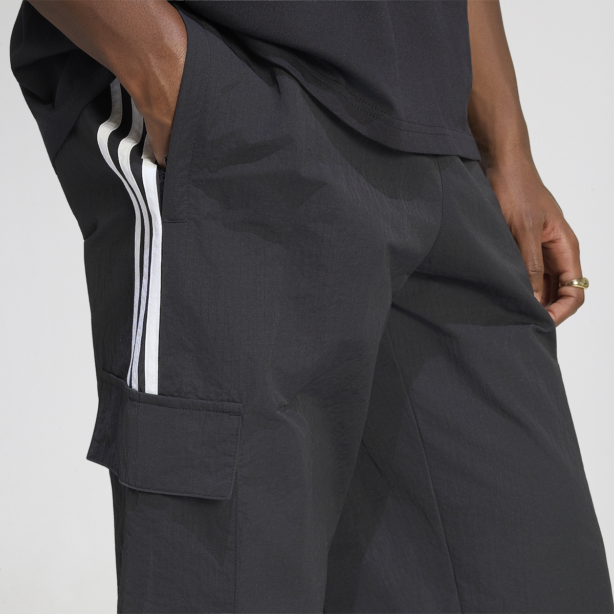 Pantal&oacute;n adidas Adicolor Classics 3 Tiras Hombre,  image number null