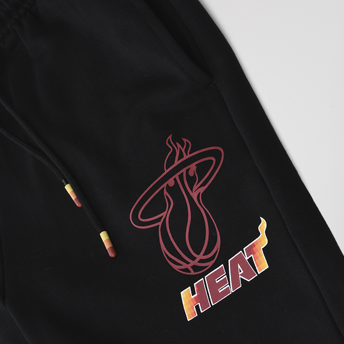 Pantalón NBA Miami Heat Cromatics Hombre,  image number null