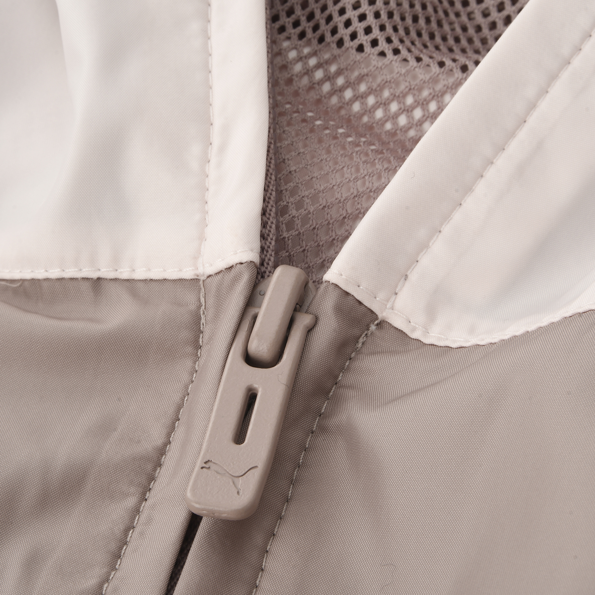 Campera Puma Rompeviento Essential Block Relaxed Mujer,  image number null