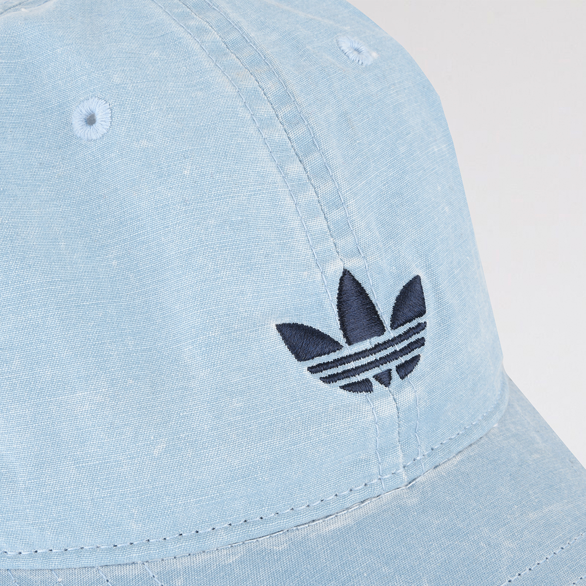 Gorra adidas Adicolor efecto lavado,  image number null
