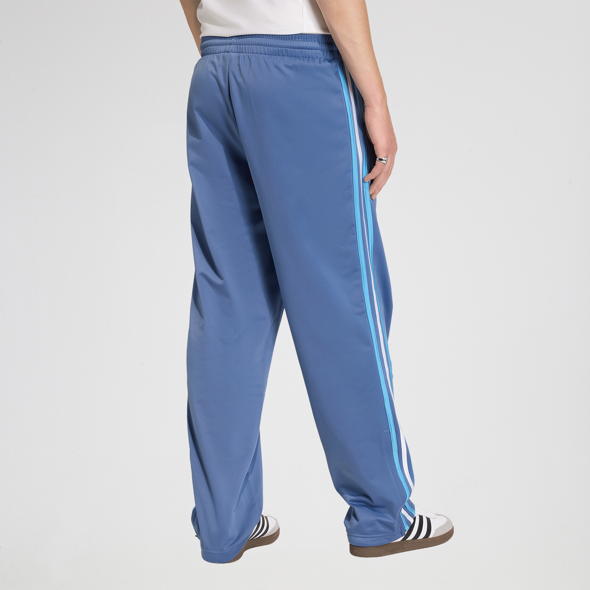 Pantal&oacute;n adidas Firebird Adicolor Classics Hombre,  image number null